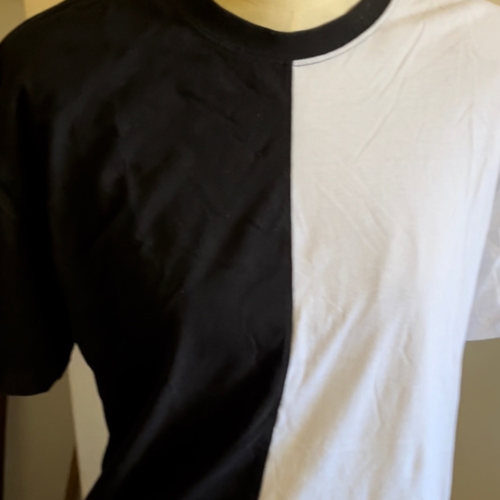 Hot Topic color block half and half T shirt Size Large black and white